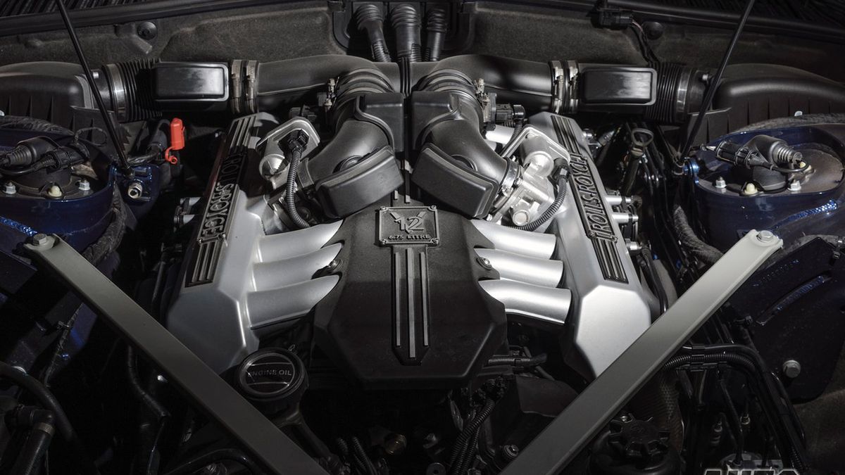 Olbrzymi silnik pod maską Rolls-Royce'a Phantoma