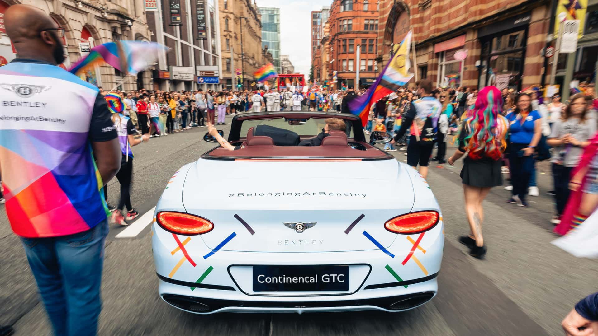 Bentley Continental GTC podczas Manchester Pride