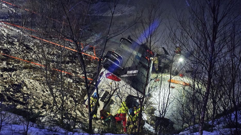 Katastrofa w Norwegii. Autokar zjechał z drogi do jeziora