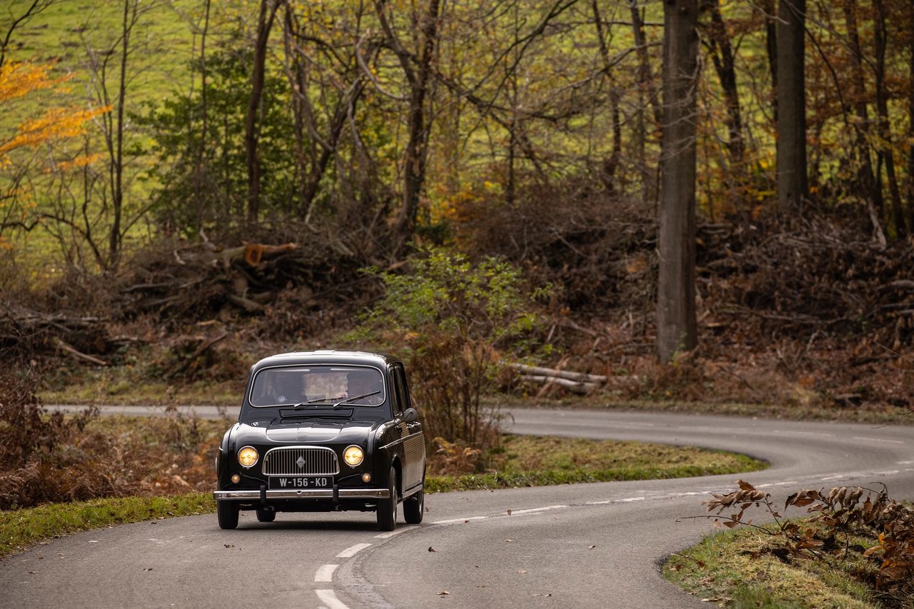 Renault 4 pod Paryżem