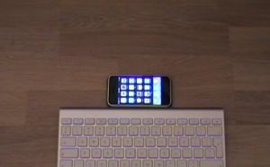 Fizyczna klawiatura dla iPhone? 2
