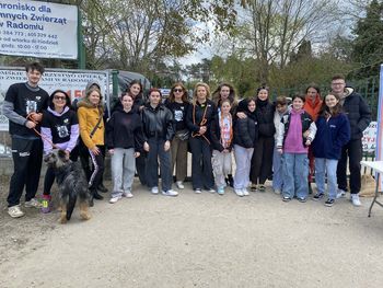 Radom: Tłumy mieszkańców na spacerach z psami w schronisku. Wydarzenie zorganizowała Młodzieżowa Rada Miasta