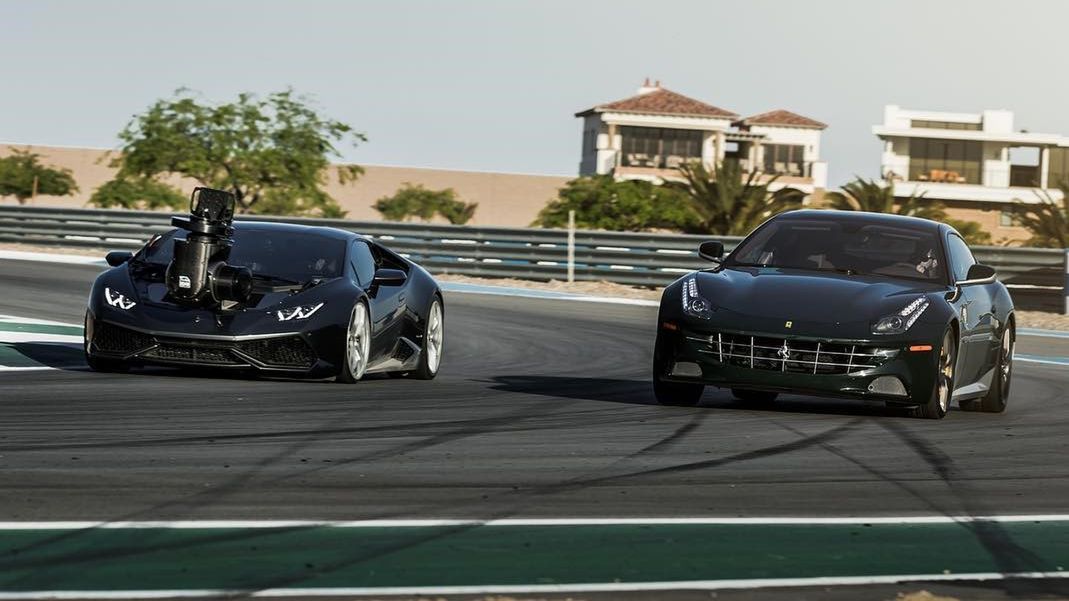 610-konna kamera w pościgu za ferrari