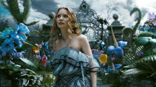 Alicja wraca do mrocznej Krainy Czarów [zwiastun] 1