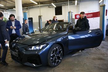 Kraków: Nowe BMW trafiło do uczniów "mechanika"