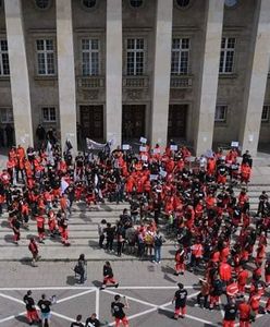 Śląskie. Ratownicy zagrozili sądem. Wojewoda podjął decyzję o wypłacie dodatków