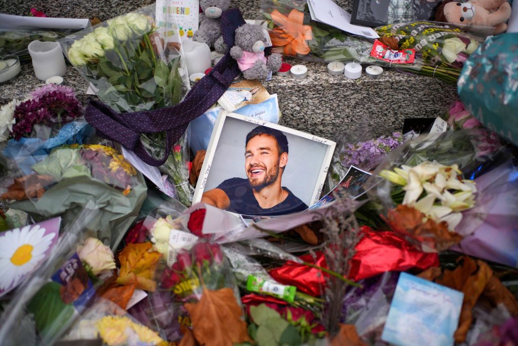 Fans paid tribute to the artist.