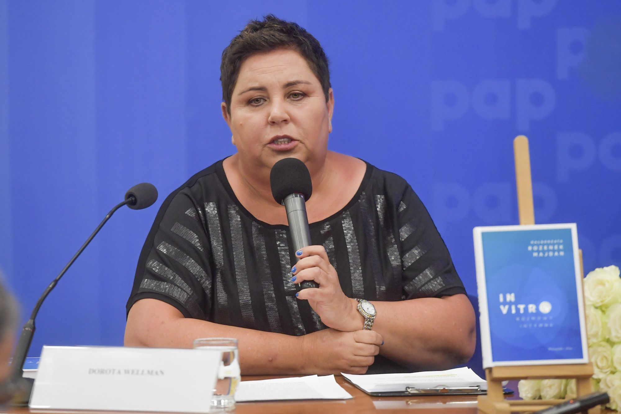 Stand-uper przeprasza Dorotę Wellman za  żart na gali Węże 2022