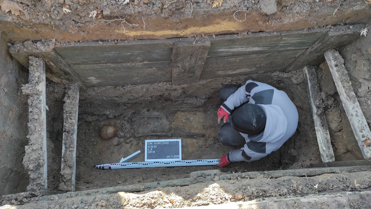 IPN znalazł groby dwóch chłopców