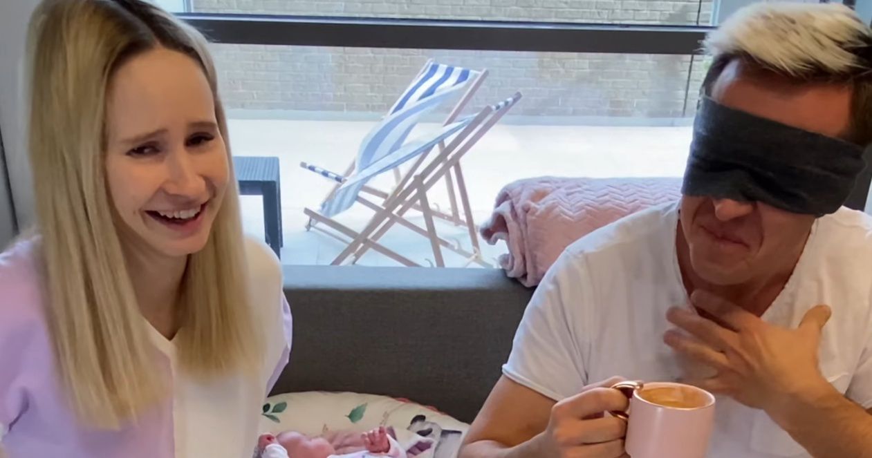 Kamil z Psycho Couple pije mleko z piersi Oli