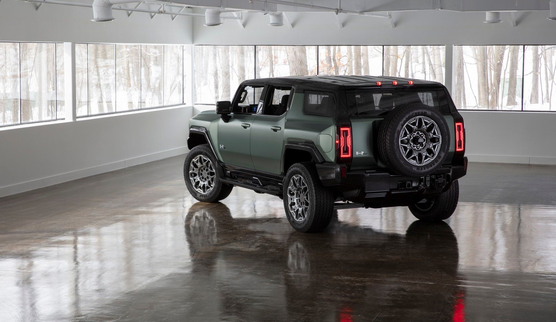 Hummer EV SUV