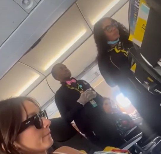 Awantura na pokładzie skończyła się usunięciem kobiet z samolotu