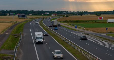 Średni wiek auta w Polsce. Dane mogą być zaskakujące