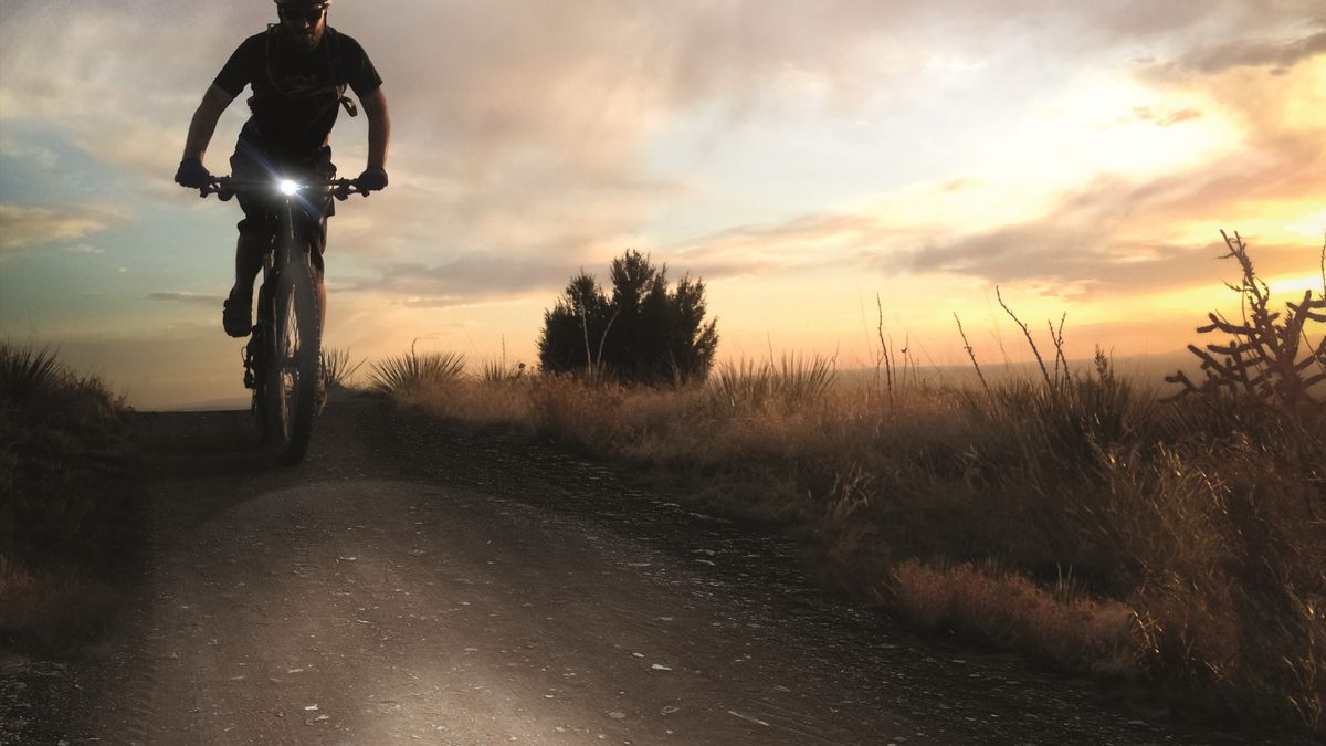 Bezpieczny rowerzysta z OSRAM LEDsBIKE 1