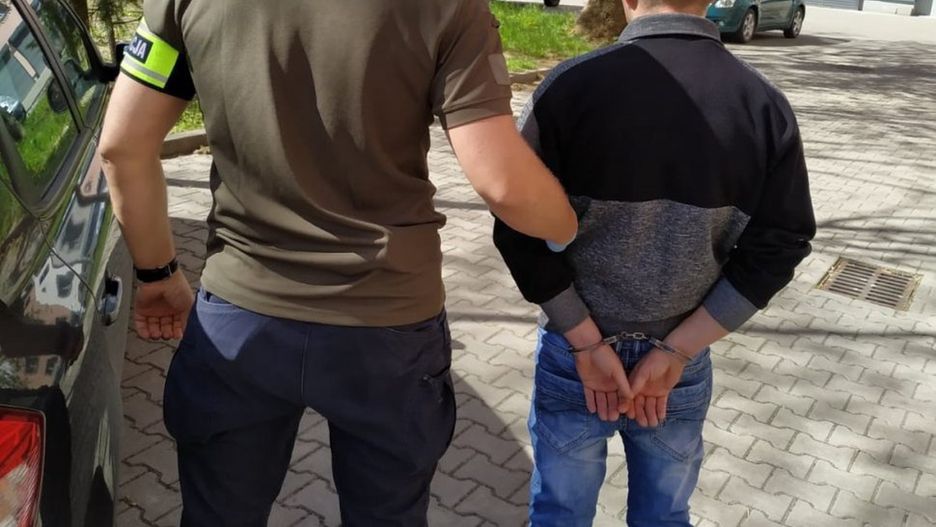 Będzin. Podczas awantury domowej syn nożem zaatakował ojca.