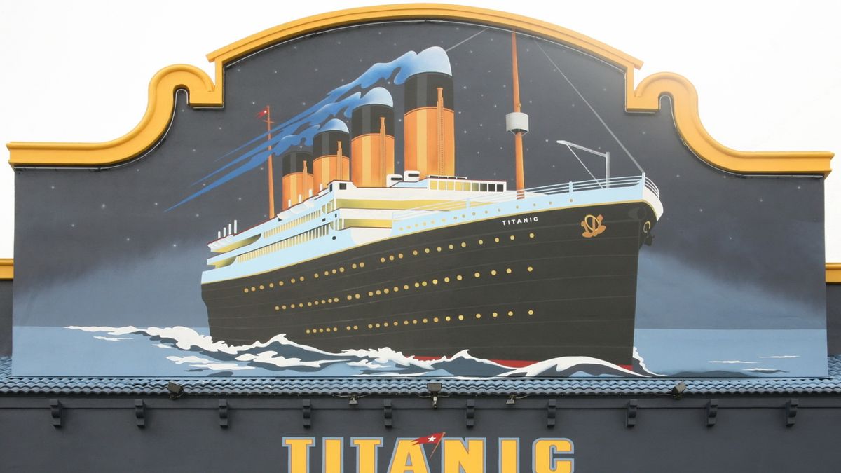 Nadpływa Titanic 3D 1