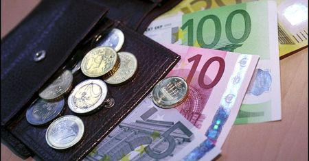 75-letni Włoch poszedł do urzędu spytać o emeryturę. Decyzja wbija w fotel