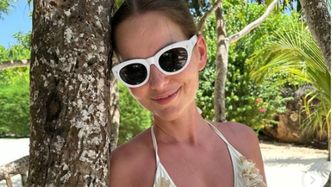 Paulina Sykut-Jeżyna pozuje w bikini na tropikalnej plaży. Fani zachwyceni: "Słoneczny patrol się chowa!" (ZDJĘCIA)