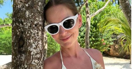 Paulina Sykut-Jeżyna pozuje w bikini na tropikalnej plaży. Fani zachwyceni: "Słoneczny patrol się chowa!" (ZDJĘCIA)