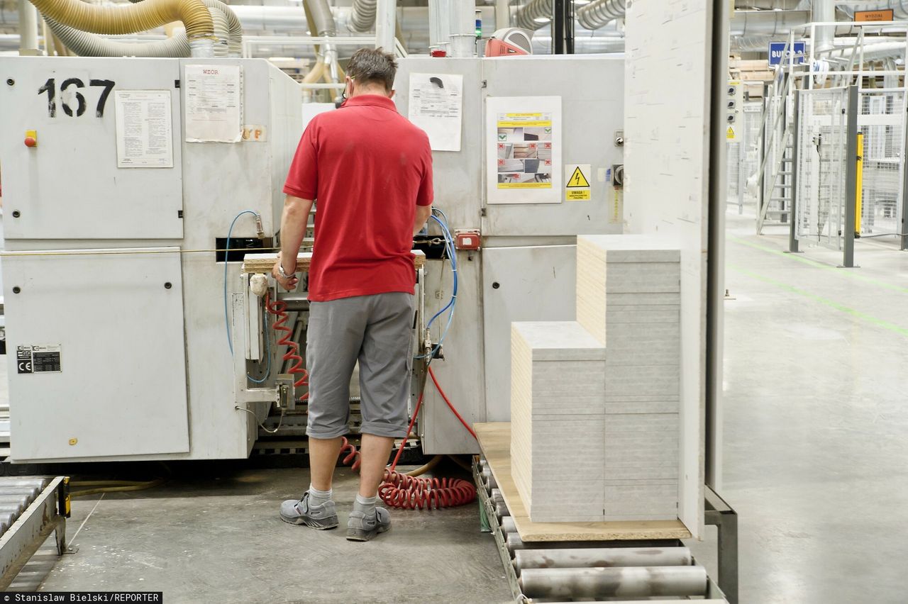 Zwolnienia wystawiane wstecz. "Nieodwracalne straty" w firmach