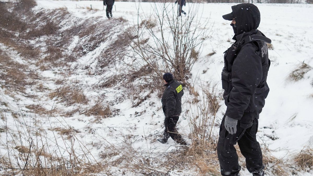 East News archiwum4
Fot. Lukasz Solski/Eastnews Bolestraszyce 05.01.2017 Strazacy i policjanci poszukuja zaginionej kobiety
LUKASZ SOLSKI