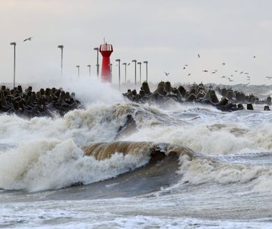 Jesienna pogoda nad morzem. Złe wieści