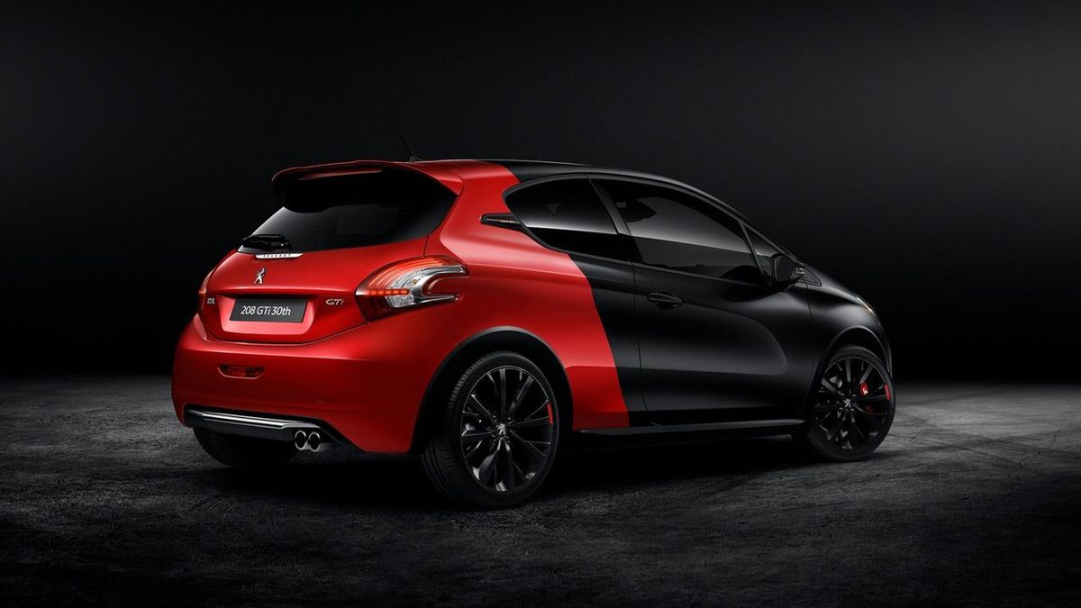 Peugeot 208 GTi to kultowy model. Firma nie zamierza go "psuć" napędem elektrycznym, dlatego będzie on jedynie alternatywą.