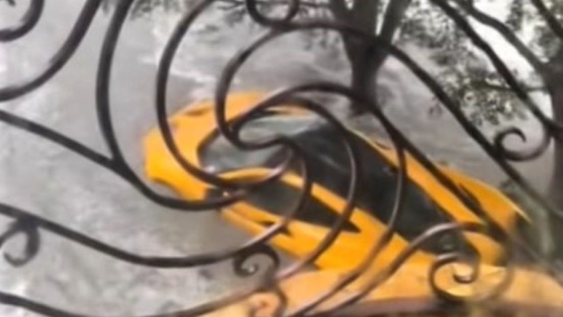 McLaren został porwany z garażu 