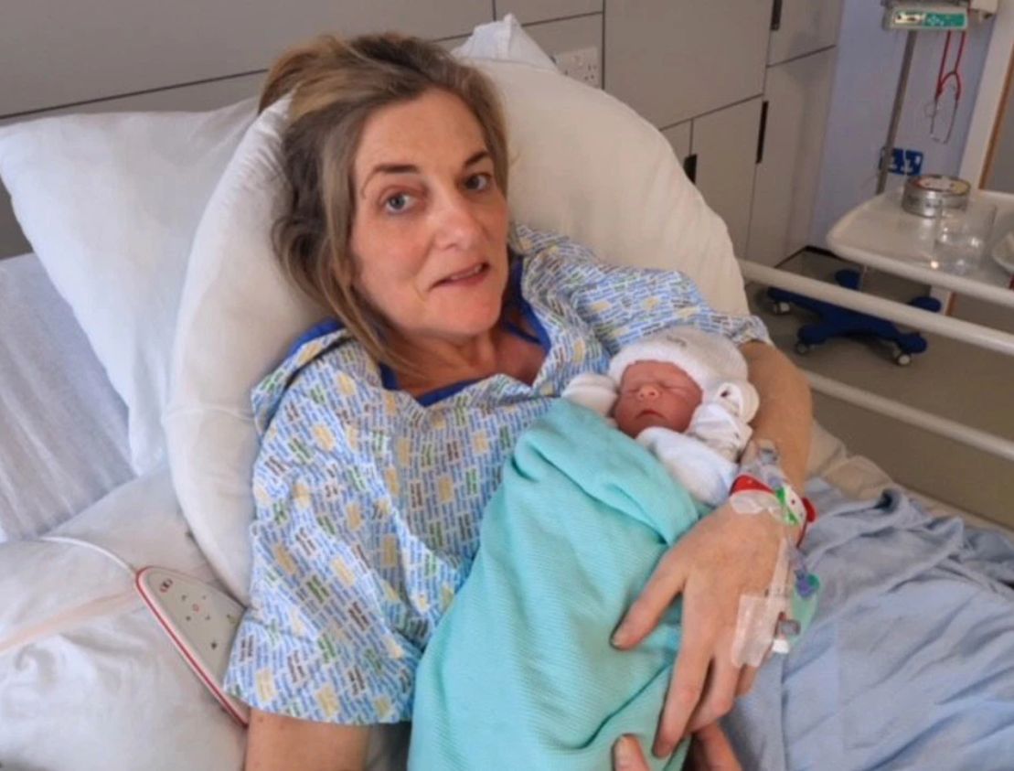 W zajściu w ciążę nie przeszkodziła Fionie nawet menopauza (The Sun)