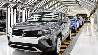 Volkswagen może zamrozić pensje do 2030. Co z pracownikami?