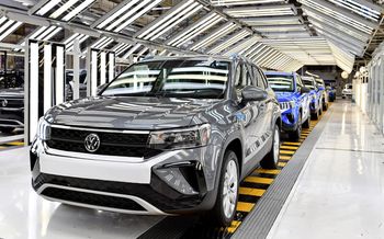 Volkswagen może zamrozić pensje do 2030. Co z pracownikami?