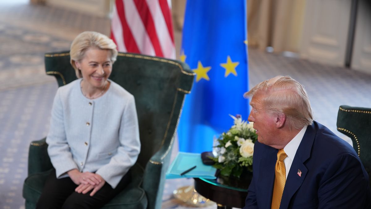 TURNBERRY, SCOTLAND - JULY 27: President of the European Commission Ursula von der Leyen meets with U.S. President Donald Trump at Trump Turnberry golf club on July 27, 2025 in Turnberry, Scotland. U.S. President Donald Trump is visiting his Trump Turnberry golf course, as well as Trump International Golf Links in Aberdeenshire, during a brief visit to Scotland from July 25 to 29. (Photo by Andrew Harnik/Getty Images)
