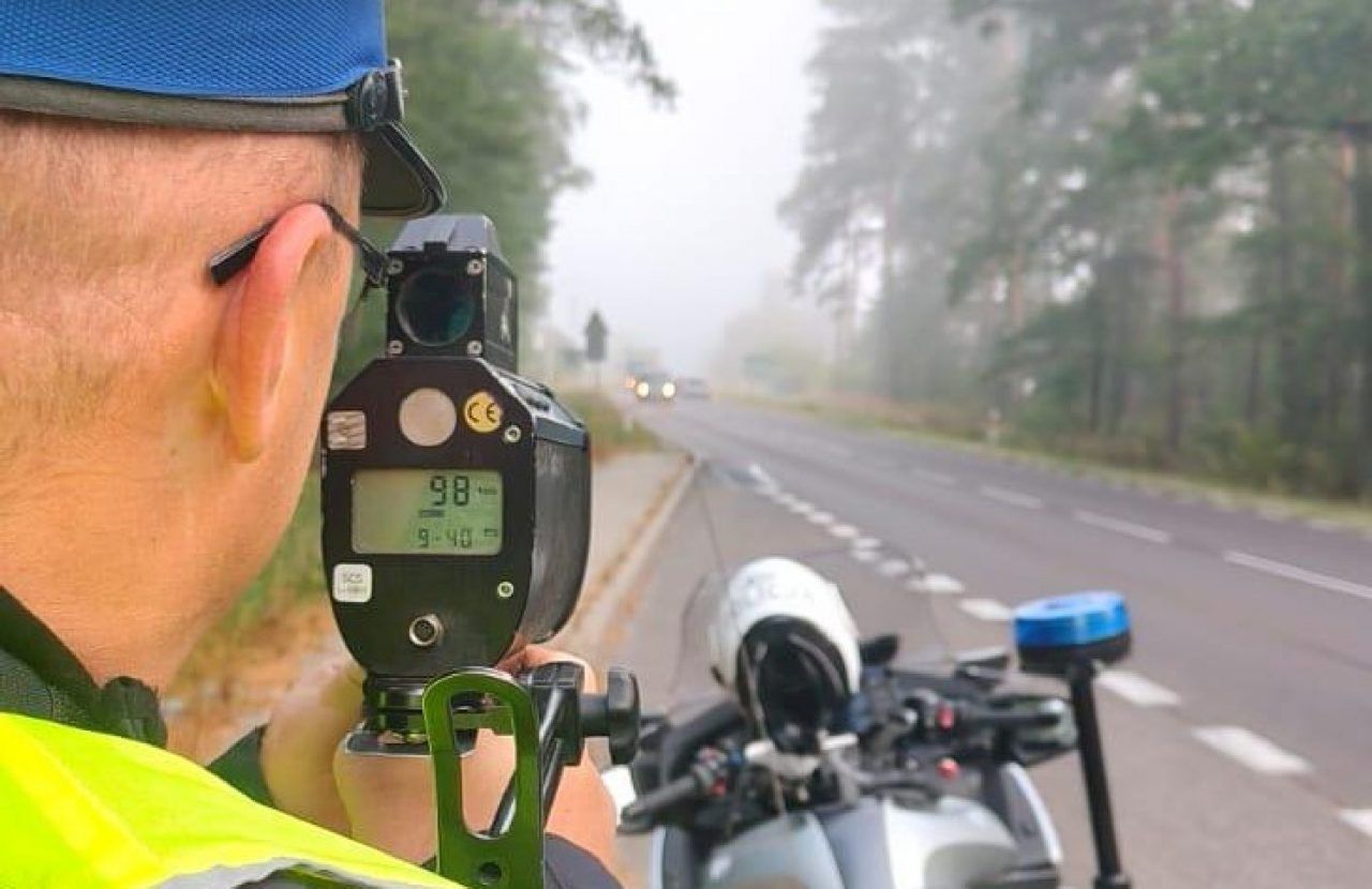 Lubelskie: Policjanci obserwują poczynania kierowców na DK19
