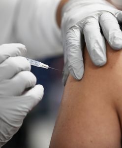 Szczepienia i skutki uboczne. EMA o szczepionce Comirnaty