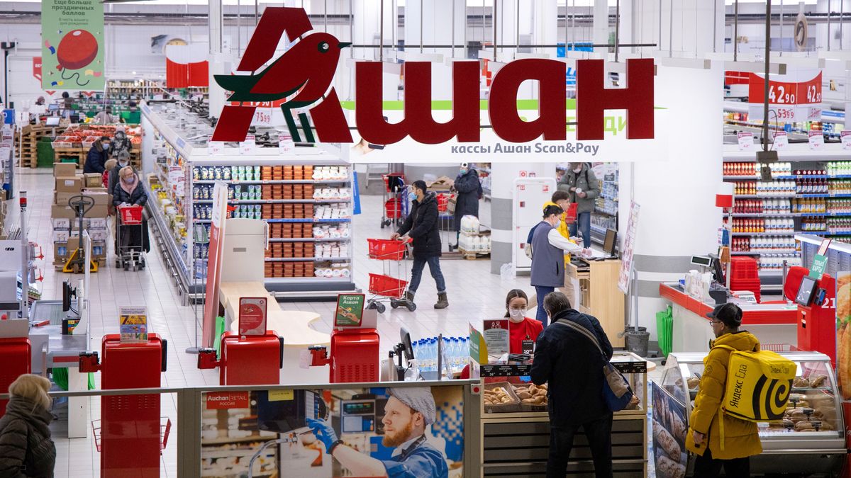 An Auchan Retail International SA hypermarket in Moscow, Russia, on Monday, Jan. 31, 2022. Inflation has remained more than twice the the Bank of Russia's 4% target, despite rate hikes totaling 425 basis points in 2021. Photographer: Andrey Rudakov/Bloomberg via Getty Images