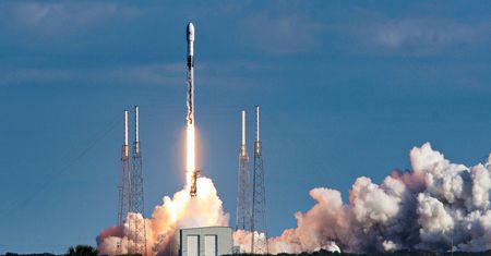 Amazon będzie nadawał internet z kosmosu. Bezos wystrzeli tysiące satelitów