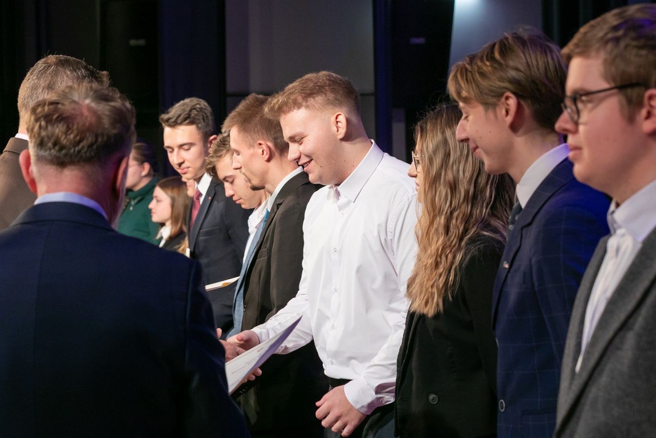 Bydgoszcz: Gala stypendystów Prezesa Rady Ministrów w Pałacu Młodzieży