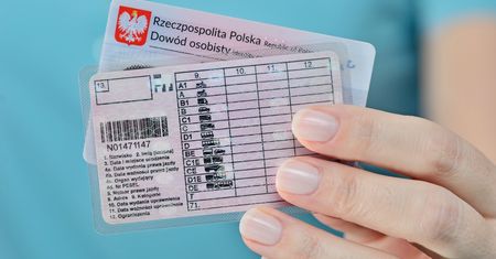 Plastikowy dowód osobisty i prawo jazdy do szuflady. Wyjątkowa zgodność w Sejmie