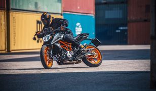 KTM 125 Duke i 390 Duke debiutują w wersji na 2021 r.