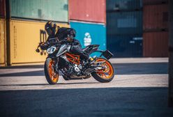 KTM 125 Duke i 390 Duke debiutują w wersji na 2021 r.