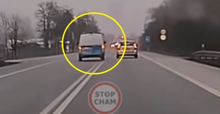 Radiowóz przyłapany w Kutnie. Policja komentuje