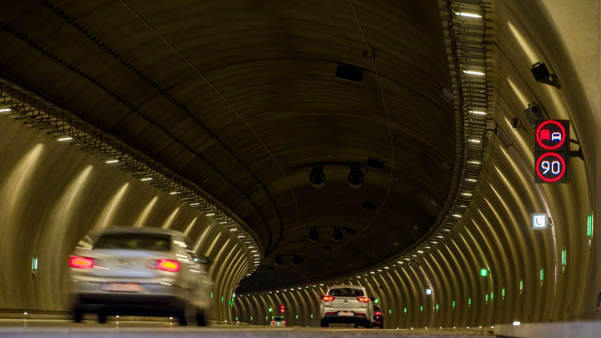 Tunel w przebiegu Zakopianki