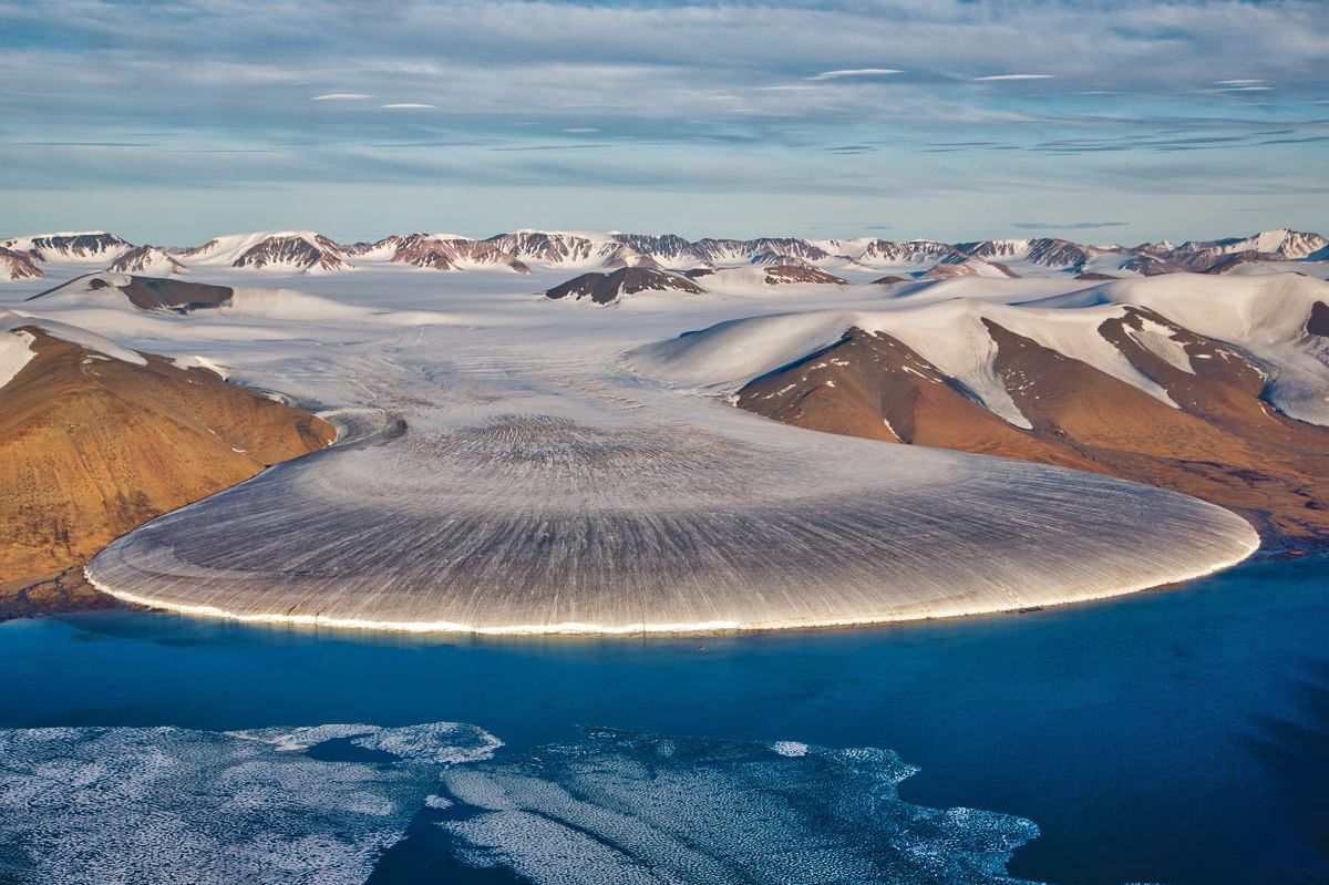 Lodowce Arktyki topiąc się uwalniają masę zanieczyszczeń