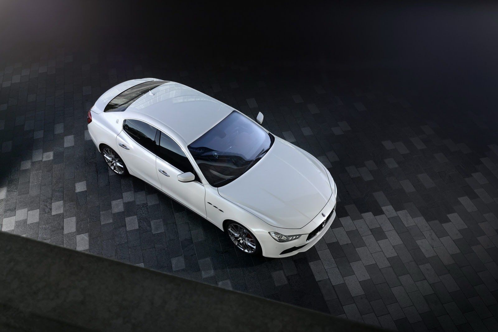 2014 Maserati Ghibli - Włosi wiedzą, co to piękno [galeria] 39