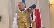Wyciągnął to podczas mszy. Nagranie z Warszawy robi furorę