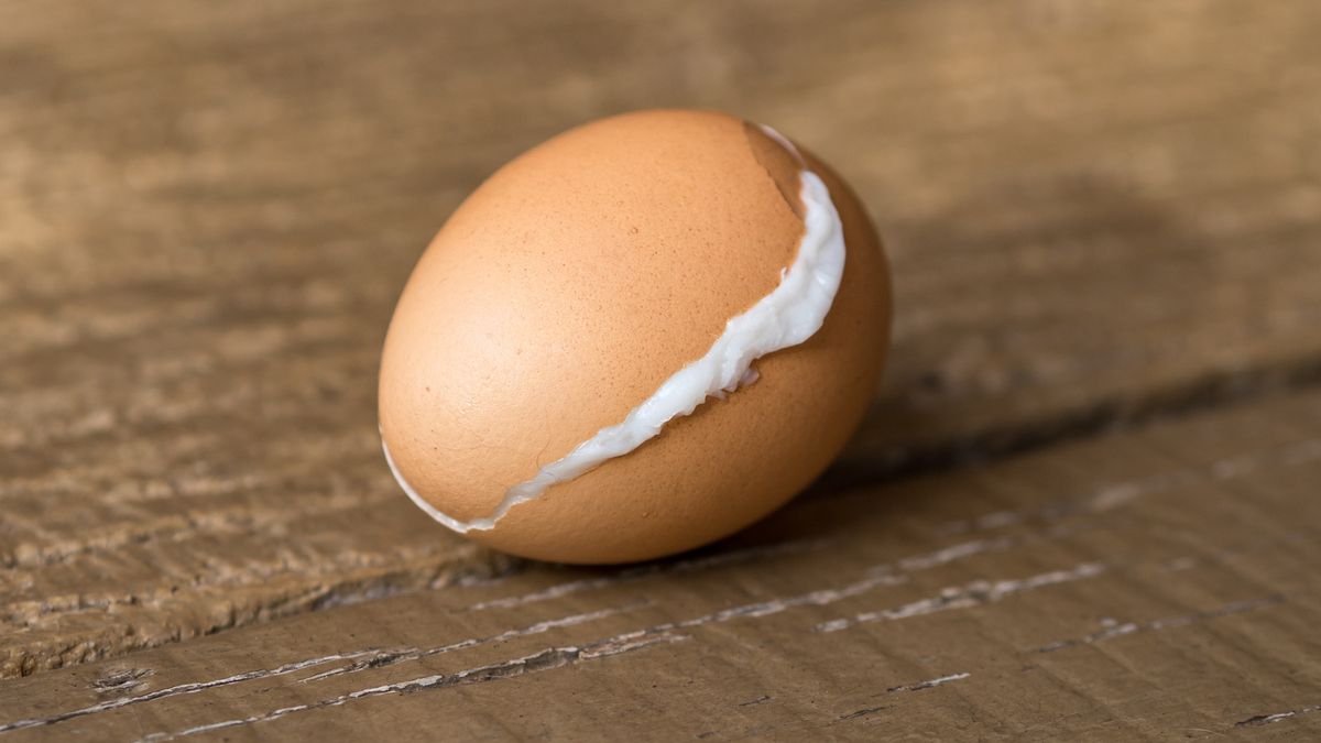 Co zrobić, by skorupka jajka nie pękła podczas gotowania? 