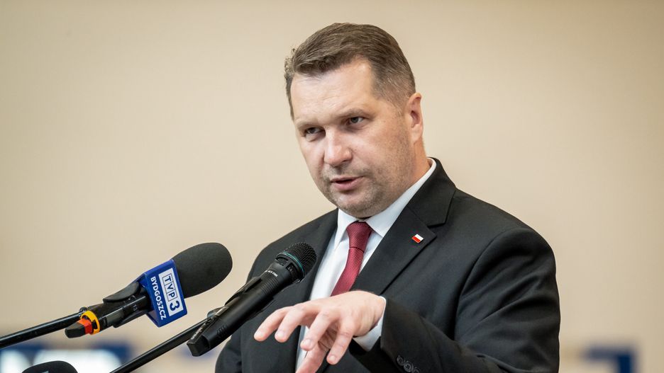 Bydgoszcz, 04.10.2023. Minister edukacji i nauki Przemysław Czarnek podczas uroczystej inauguracji roku akademickiego 2023/2024 na Politechnice Bydgoskiej im. Jana i Jędrzeja Śniadeckich połaczonej z otwarciem Akademickiego Centrum Sportu PBŚ, 4 bm. w siedzibie Centrum w Bydgoszczy. (jm) PAP/Tytus Żmijewski