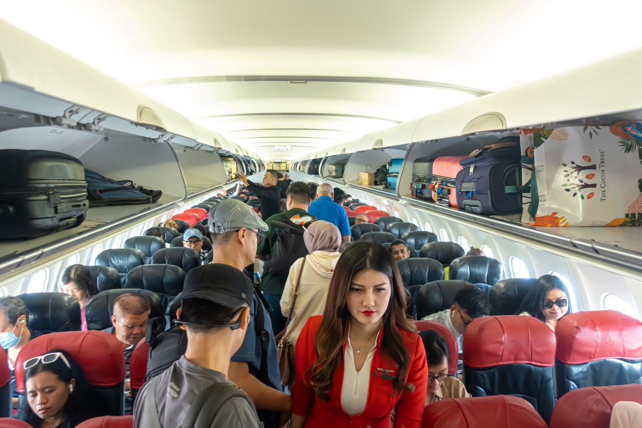 Surviving the middle seat: Top tips for a comfortable flight