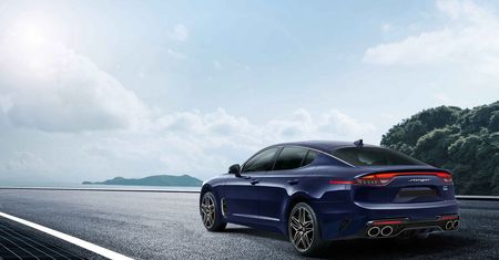 Kia Stinger po liftingu doczekała się polskich cen. W ofercie tylko jedna wersja
