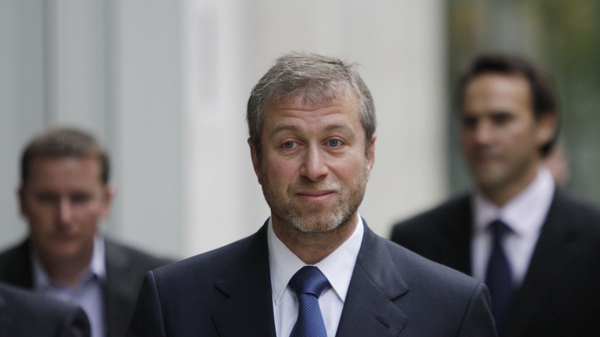 Zamrożono aktywa warte ponad  7 miliardów dolarów, które są powiązane z rosyjskim oligarchą Romanem Abramowiczem